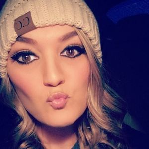 Meet your Posher, Brooke